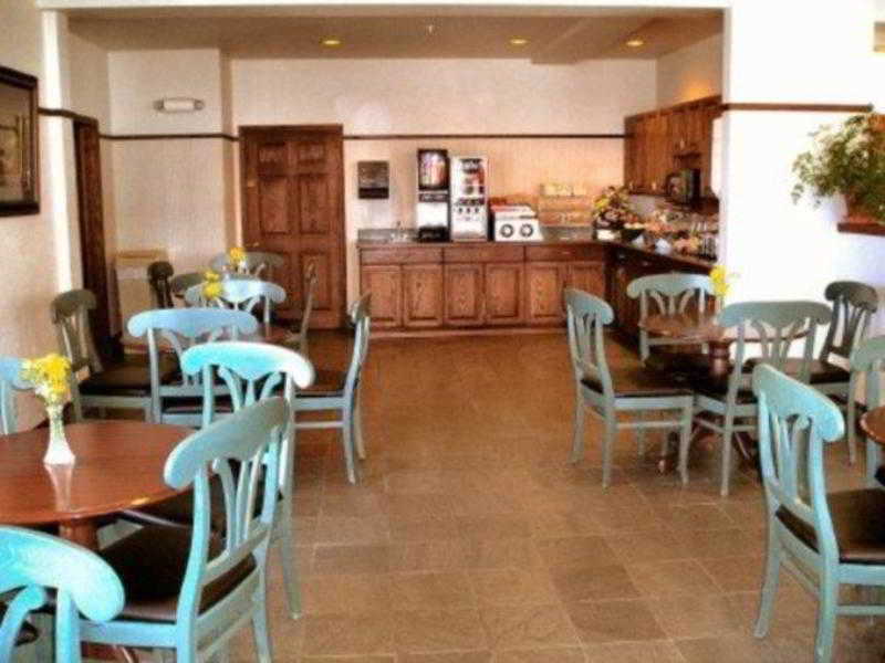 Best Western Desert Inn West Yellowstone Restaurant photo